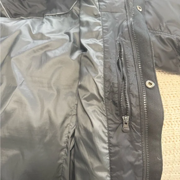 REI Women's Puffer Jacket - Picture 3 of 10
